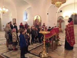 Самым главным для нас стал благодарственный молебен, который отслужил нам отец Алексей. 