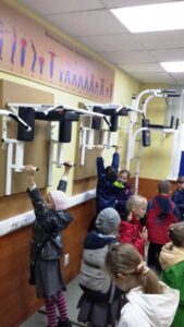 Небольшой спортивный зал для суворовцев,где наши первоклассники опробовали все тренажёры и снаряды.